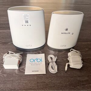 NETGEAR Orbi Router and Satellite Set in White and Silver